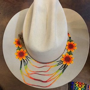 Hat accessories or necklaces 💖